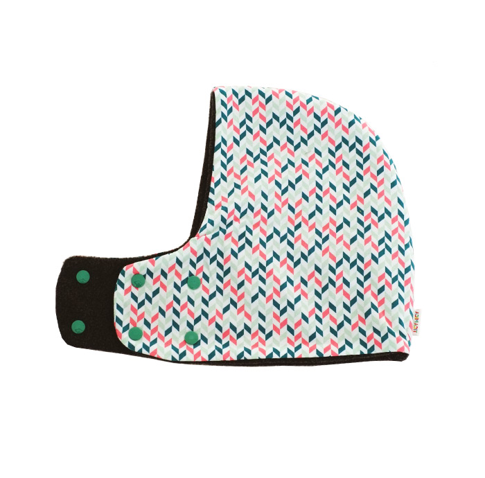 Gorro bufanda de estampado geométrico en fucsia y verde sobre blanco Gorro bufanda de estampado geométrico en fucsia y verde sobre blanco