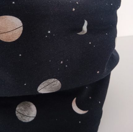 Cuello polar de planetas y lunas en azul