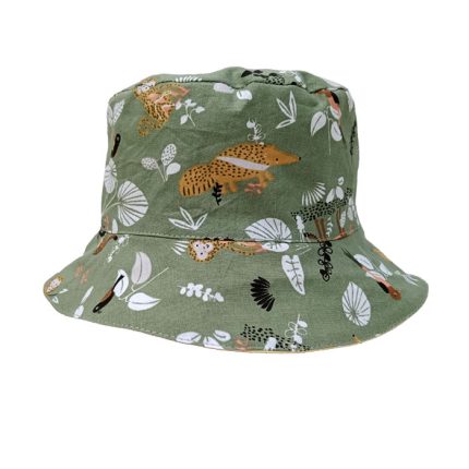 Gorro reversible de animales en verde