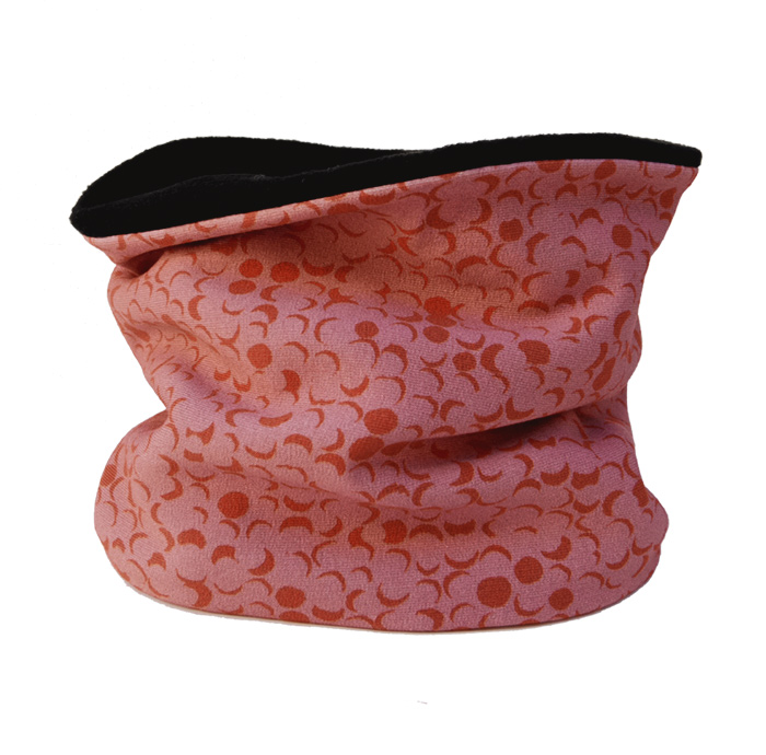 Cuello polar de lunas en rosa rojo Cuello polar de lunas en rosa rojo